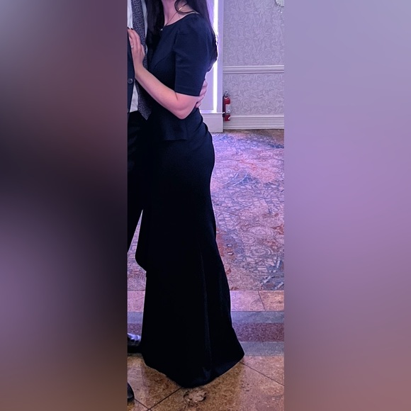 Xscape Ruched Back Gown - Picture 5 of 6